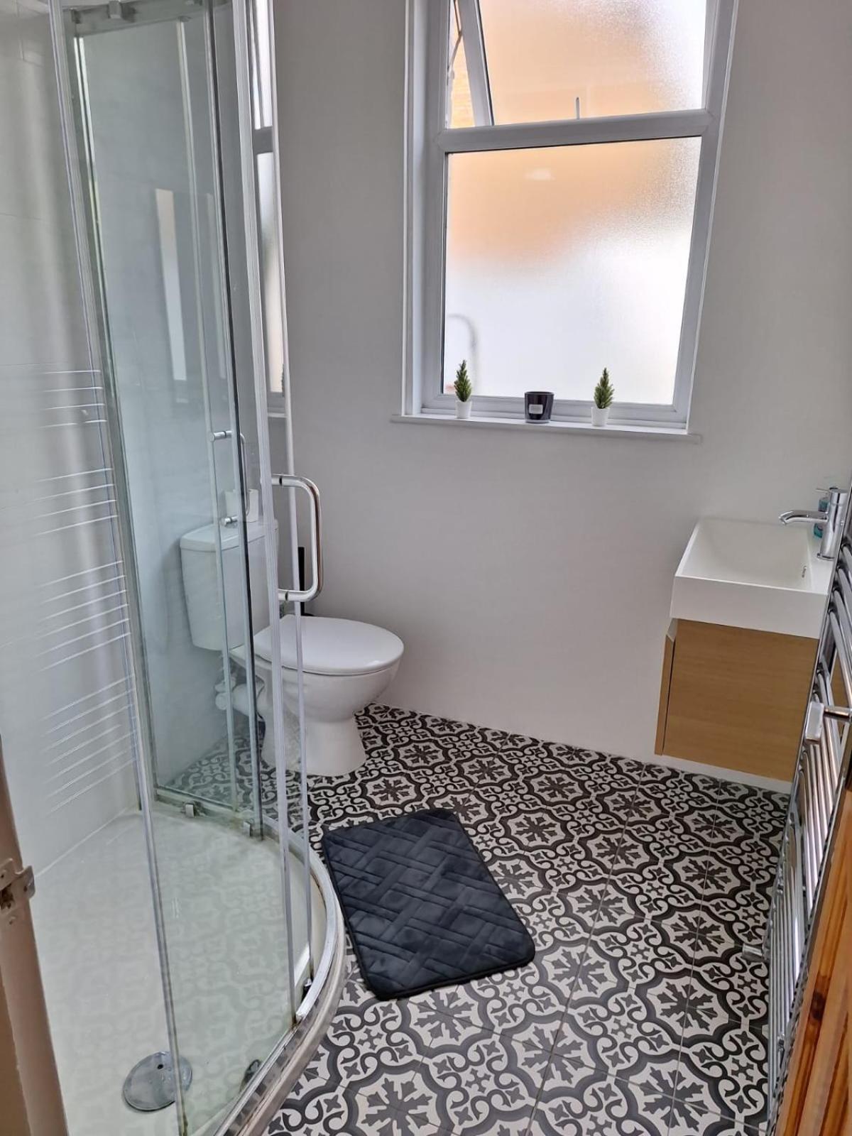 Modern Ground Floor Flat - 15 Min To Central London 아파트 외부 사진